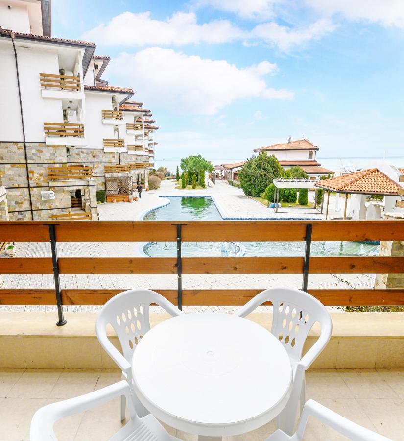 Robinson Beach Apartments Elenite Esterno foto
