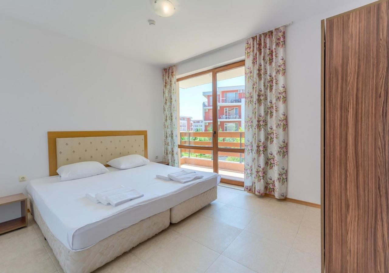 Robinson Beach Apartments Elenite Esterno foto
