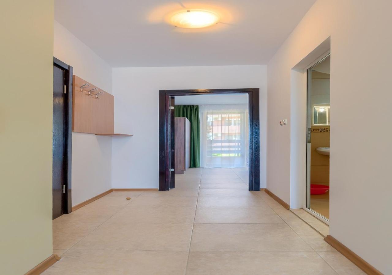 Robinson Beach Apartments Elenite Esterno foto