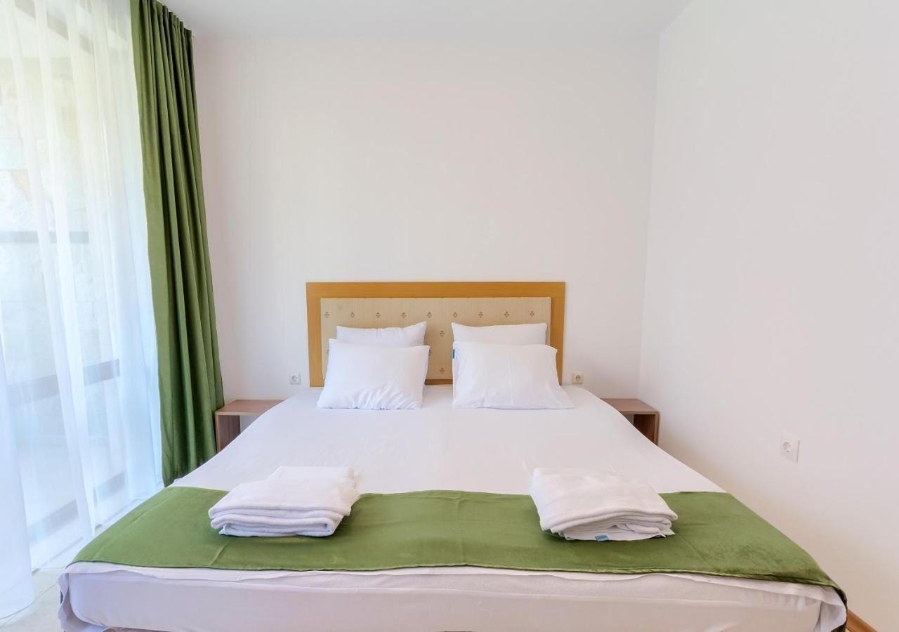 Robinson Beach Apartments Elenite Esterno foto